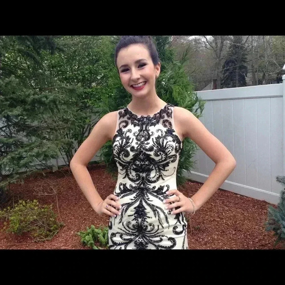 Ivory beaded formal gown - Picture 3 of 3